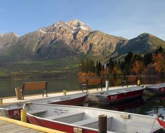 Hotel Pyramid Lake Resort