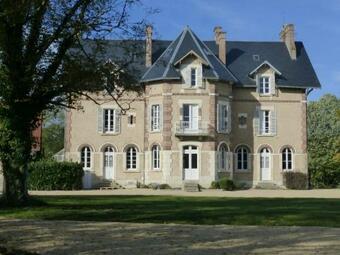 Gite La Chaumi�re Le Chateau De La Brosse