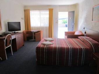 Amber Court Motor Inn