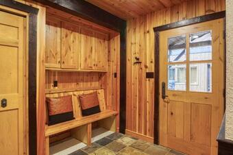 Windermere, Bc Mountain Retreat