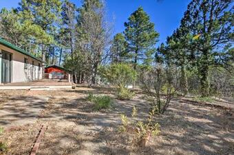Lakeside Tradition With Sunrise Deck, 2 Mi To Lake
