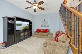 The Lake Escape - On Beaver Lake - Cozy Retreat!