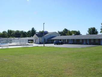 Motel Monticello Inn - Monticello, Indiana