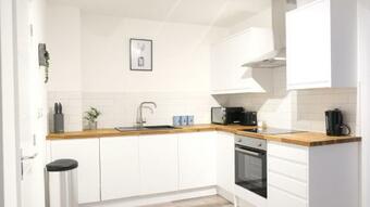 Modern Contractor Apartment & Central Bedford & Private Parking