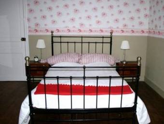 Bed & Breakfast Chateau De Roqueperlic