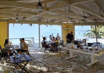 Albouro Sea Front Apartments