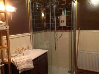 Bed & Breakfast Room In Country Cottage Style House