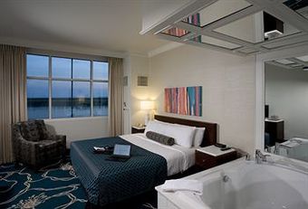 Hotel Tropicana Evansville