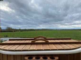 The Shepherds Retreat - Luxury Shepherds Hut