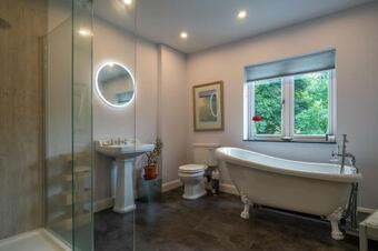 Lyth Valley View At Broom Bank