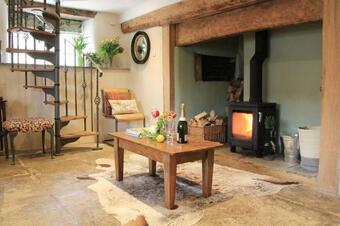 Bramley Cottage At Stepps House