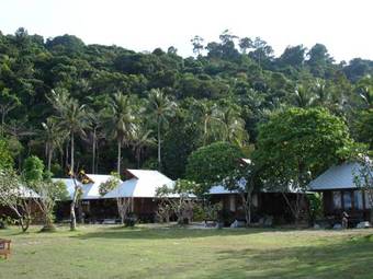 Hotel Thanya Beach Resort