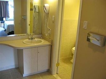 Hotel The Freeport Inn And Marina