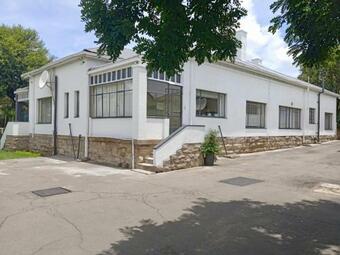 Hostal Golden Elephant Guest House