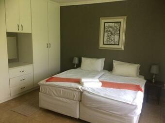 Apartamento Edi's B&B And Bratwurst Sausage Restaurant