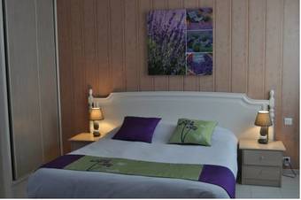 Hotel H�tel Les Lavandins
