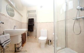 11 Angel Yard, Midhurst