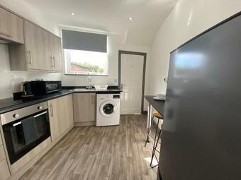 Silver Stag Properties, 4 Ensuite Bedroom Property With Wifi And Parking