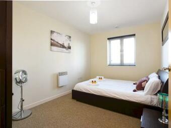 Pass The Keys 2bed Central Apartment In Gunwharf Sleeps 4