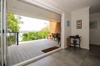 8 Riverview Rd
