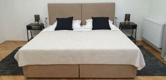 Hostal Apartmani I Sobe Laganini