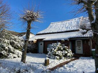 Lindenhuus-urlaub Unter Einem Teilreetdach-terrasse - Nahe Norden-norddeich