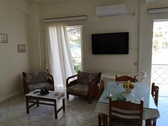 Panos & Antzy Apartments