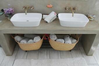 Aqua Le Blanc Guesthouse