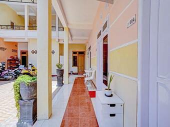 Hotel Oyo 90546 Aura Syariah Homestay