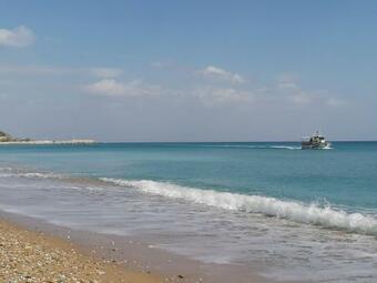 Studio Apartment 1, Komi Beach