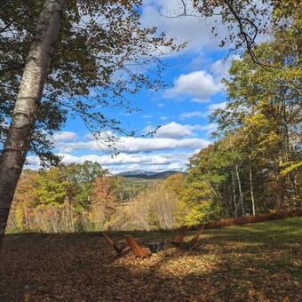 Cozy Log Cabin With Mountain Views Of Monadnock