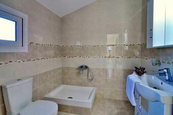 Apartamento Kompitsi Guesthouse