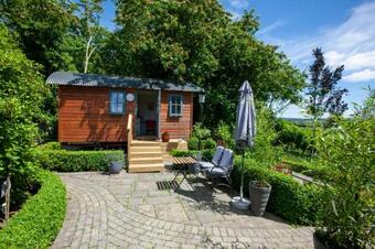 Lodge Lilac Hut Shepherds Hut