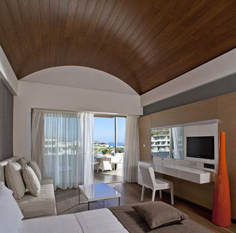 Hotel Avra Imperial Beach Resort & Spa