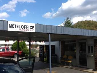 Daniel Boone Motor Inn