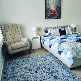 Touch Of Luxury In Works,payment Onsite Or Call Ahead