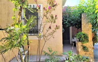 Petrakis House