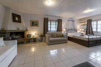 Cottage House With Big Garden