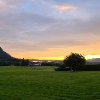 Lodge R�dseth G�rdsovernatting Hytte