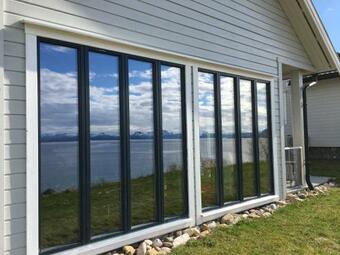 Nice Little House Right By The Sea, Stunning View!