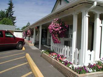 Valley Inn Motel - Lebanon Oregon