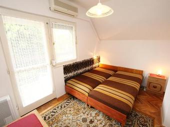 Villa Balatonsz�rsz� 2