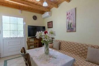 Apartamento ?pentati Popi?s House? On Famous Pentati