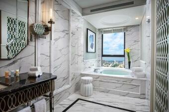 Hotel Ramada Plaza By Wyndham Wuhan Huangpi