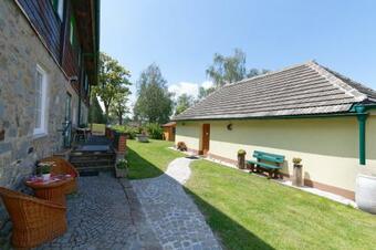 Idylisches Ferienhaus Komplett Im Gr�nen Mit Direkter Anbindung An Den Thayatalradweg