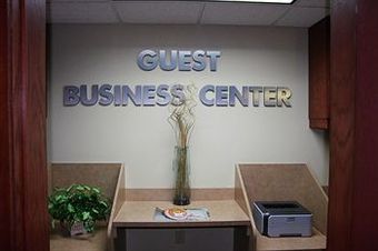 Hotel Americinn Of Grimes