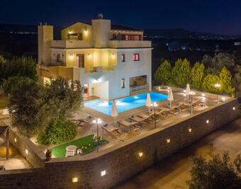 Villa 4 Seasons, Tangible Luxury On Your Vacation!