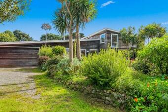 Te Horo Beach Retreat - Te Horo Beach Holiday Home