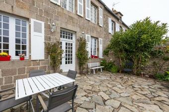 Beautiful 3 Bedrooms Villa By The Sea In Barfleur