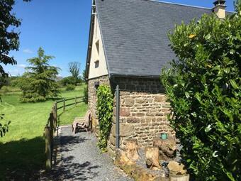 Jasmin Cottage With Hot Tub